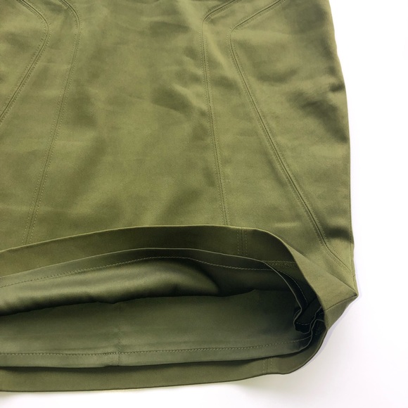 Marciano Skirt with Curve-Enhancing Seams - Picture 5 of 7